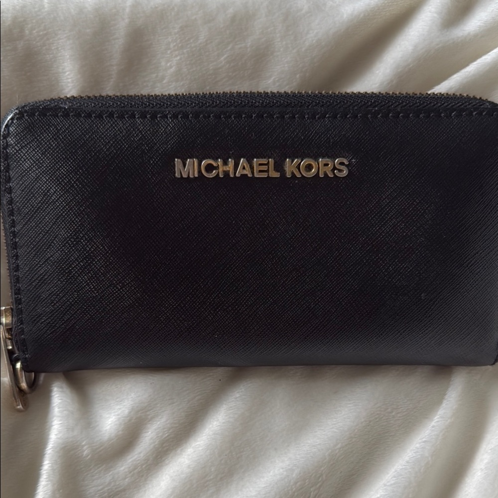 Michael Kors all leather Black Zip-Around Wallet in excellent condition